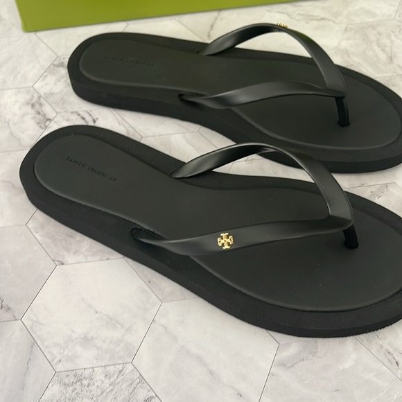 New, Authentic TORY BURCH Black KIRA FLIP-FLOP Sandals shoes size 9 SALE - Picture 10 of 14